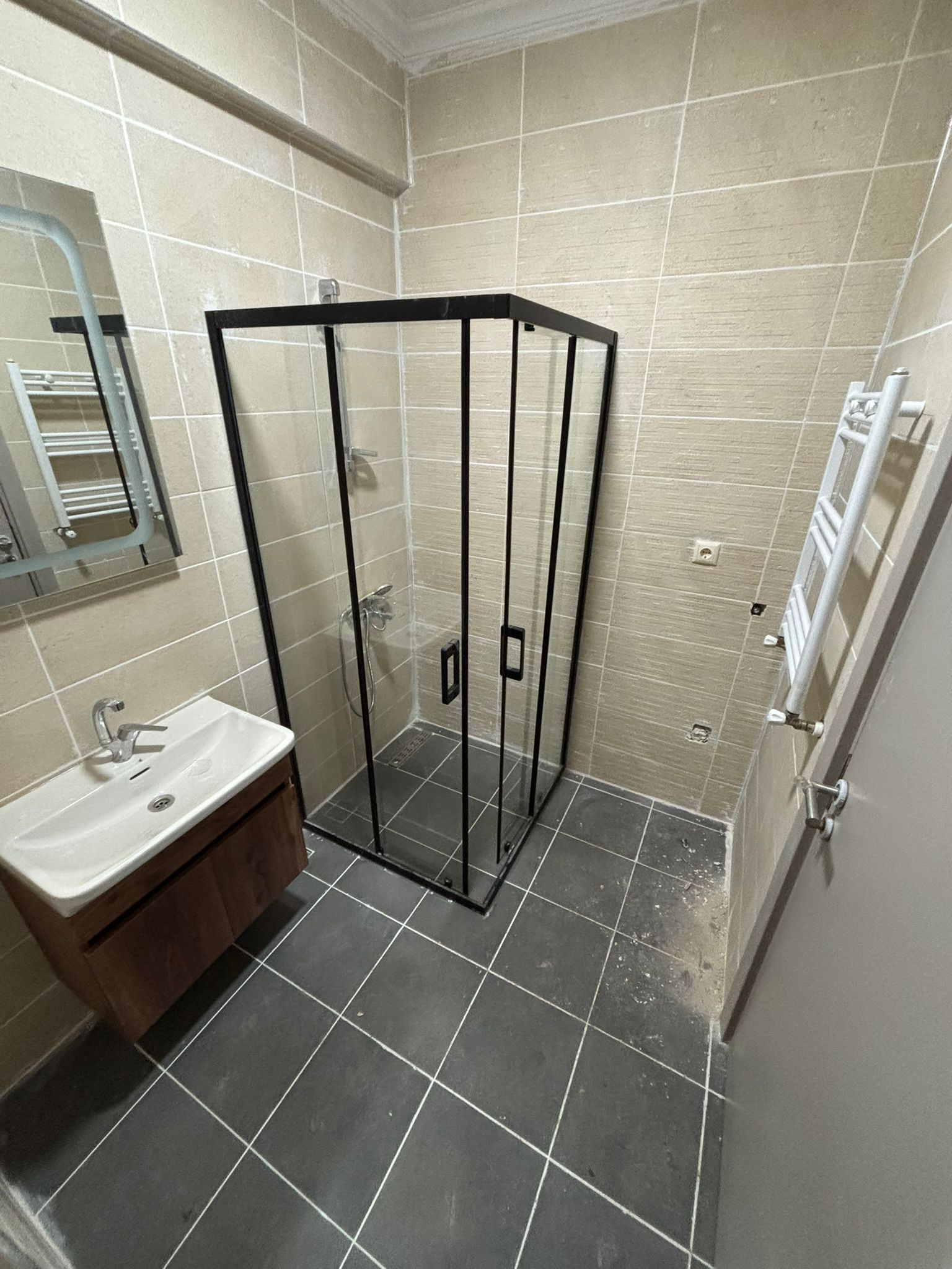 2+1 SATILIK HAVUZLU SİTEDE DAİRE