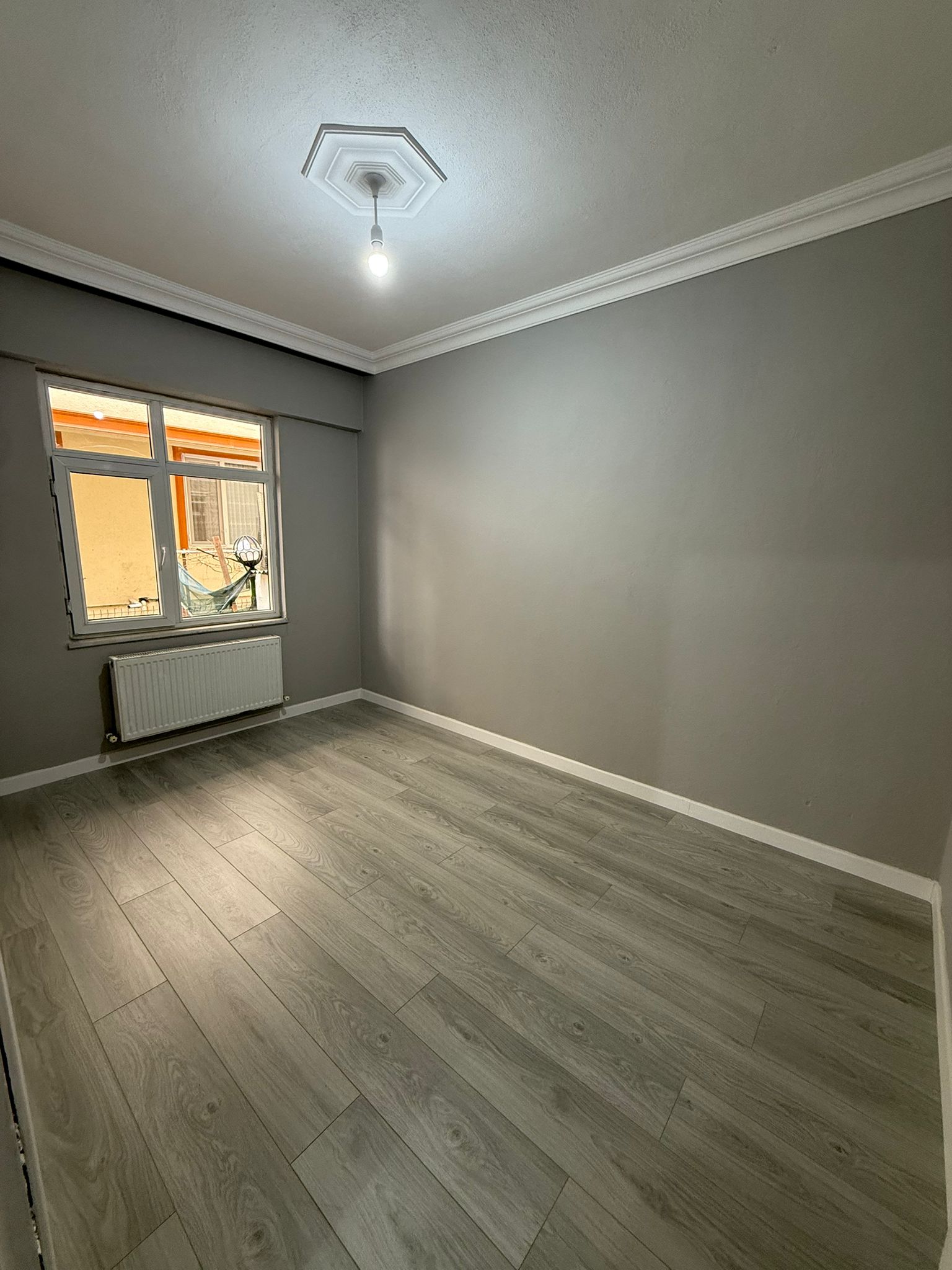 MÜSTAKİL 70 MT2 BAHÇESİ OLAN EMSALSİZ 2+1 SATILIK DAİRE